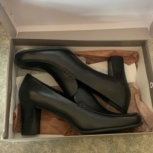 NWT Franco Sarto Black Heels
